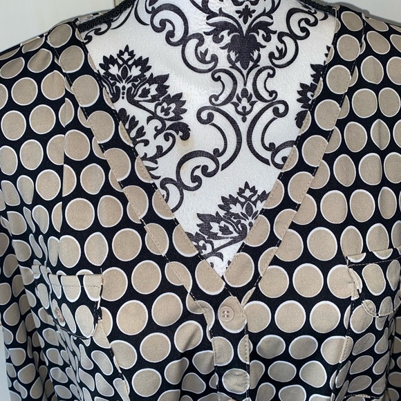 George Size XXL (20) Tan Circles Outlined in White on a Black Blouse - Picture 4 of 15